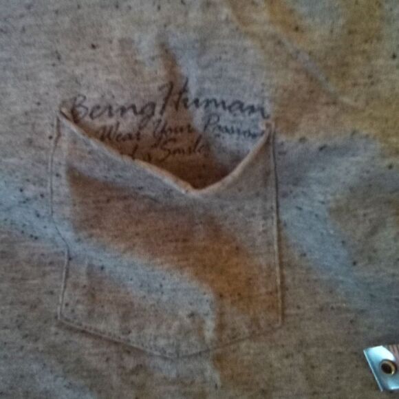 Being Human gray long sleeve V neck spread a smile Tee shirt size M - Picture 7 of 10